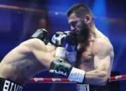 Artur Beterbiev Ubah Gaya Bertarung untuk Taklukkan Dmitry Bivol