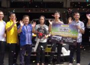 Dunlop serahkan hadiah mobil kepada seorang konsumen asal Jambi