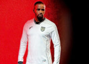 Greg Nwokolo Posting Foto Pakai Jersey Timnas Indonesia: Aku Senang Dipanggil Kembali!